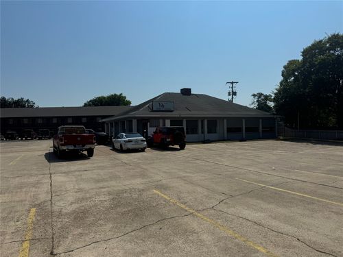 1964 Airline Dr, Bossier City, LA, 71112-2408 | Card Image