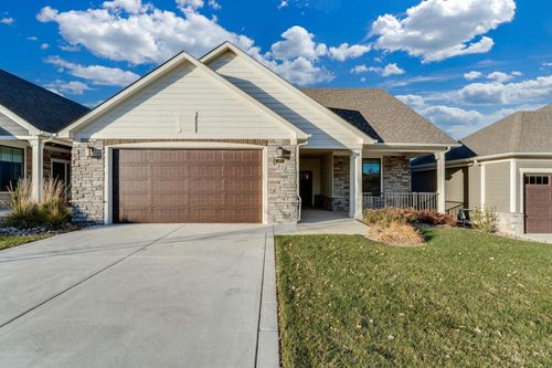 820 E Park Pl, Andover, KS, 67002-8975 | Card Image