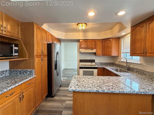 27233 Audrey Ave, Warren, MI, 48092-2676 | Card Image