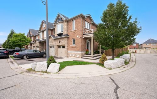 21-745 Farmstead Dr, Milton, ON, L9T8B1 | Card Image