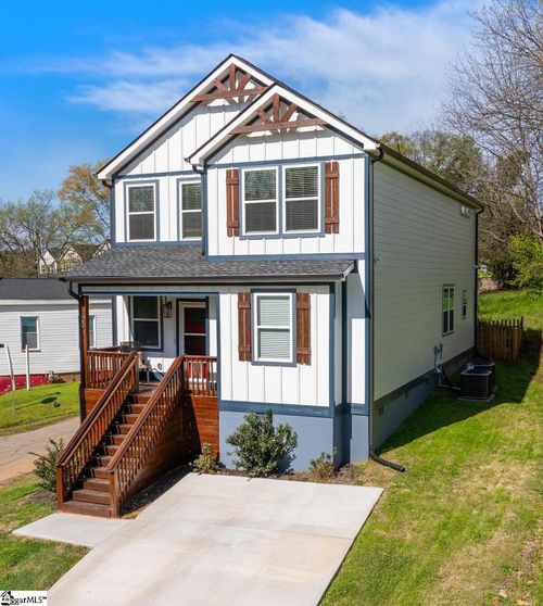 108 Averill St, Greenville, SC, 29601-4114 | Card Image