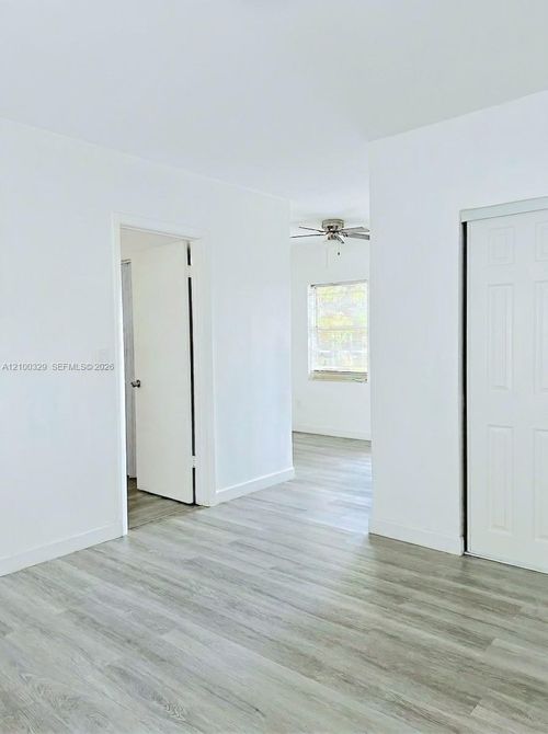 1602-600 Sw 16th Ave, Miami, FL, 33135-3711 | Card Image