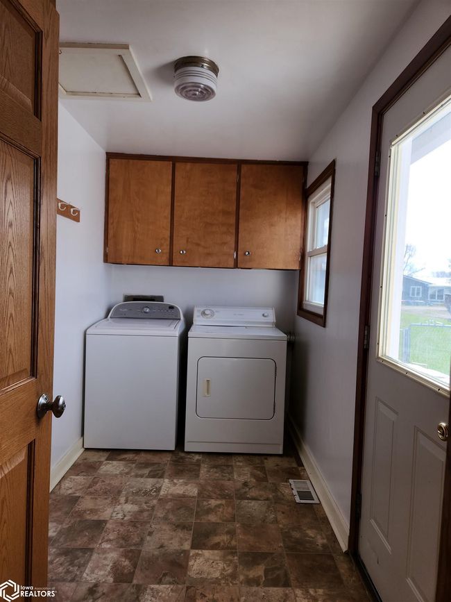 1128 Prince St, House other with 5 bedrooms, 4 bathrooms and null parking in Grinnell IA | Image 22