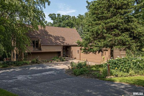 28018 230th St, Le Claire, IA, 52753-9177 | Card Image