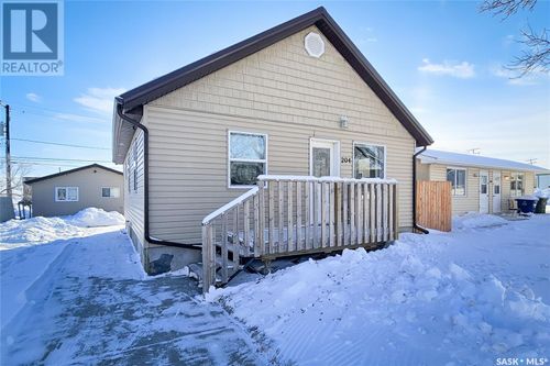 204 1st Ave E, Rosetown, SK, S0L2V0 | Card Image