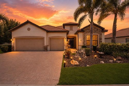 23551 Waverly Cir, VENICE, FL, 34293-7355 | Card Image