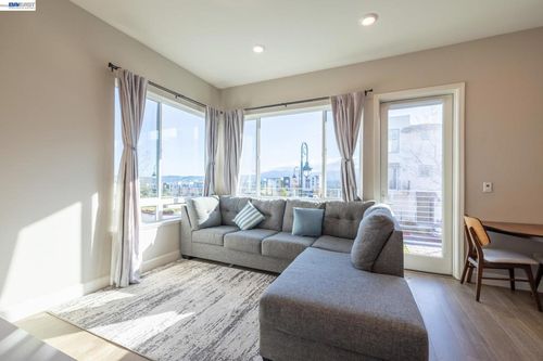 unit-1-263 Llano De Los Robles Ave, San Jose, CA, 95136-5084 | Card Image