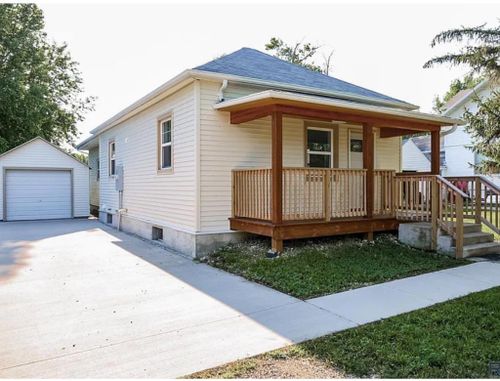 202 S 4th St, Beaver Creek, MN, 56116-4007 | Card Image