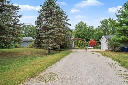 4160 Geneva Rd, Saint Louis, MI, 48880-9337 | Card Image