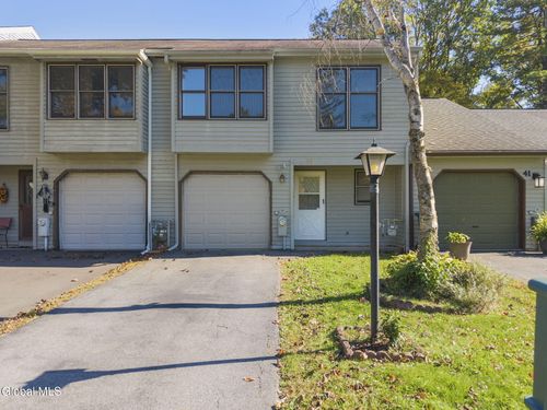 39 Westchester Dr, Clifton Park, NY, 12065-7507 | Card Image