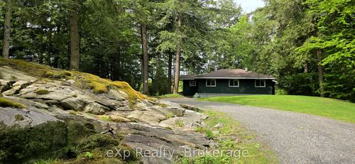 36 Roberts Lake Rd E, Seguin, ON, P2A2W8 | Card Image