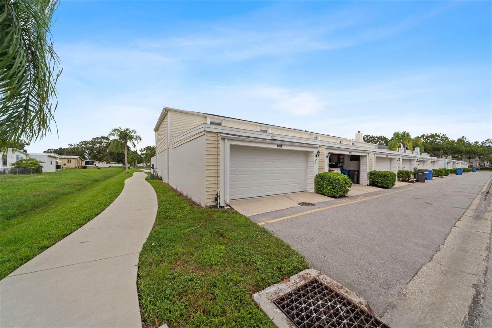 Cypress Crest Cir, Tampa, FL 33626