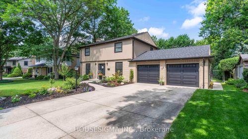 17 Hunt Village Cres, London, ON, N6H4A2 | Card Image