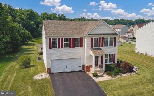 232 W Pembrooke Dr, SMYRNA, DE, 19977-4011 | Card Image
