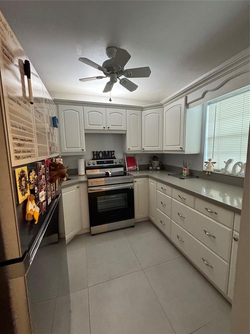 apt-310a-9235 Lagoon Pl, Davie, FL, 33324-6726 | Card Image