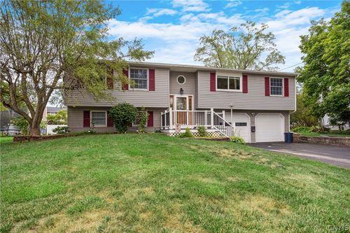 17 Lowell Rd, Liverpool, NY, 13090-3026 | Card Image