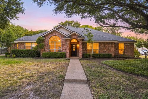 512 Meadowland Dr, Mcgregor, TX, 76657-9728 | Card Image