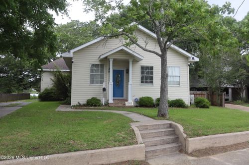 2303 Pascagoula St, Pascagoula, MS, 39567-5635 | Card Image