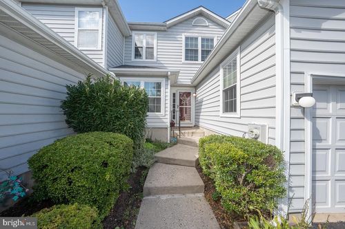19 Victoria Cir, COLLEGEVILLE, PA, 19426-3924 | Card Image