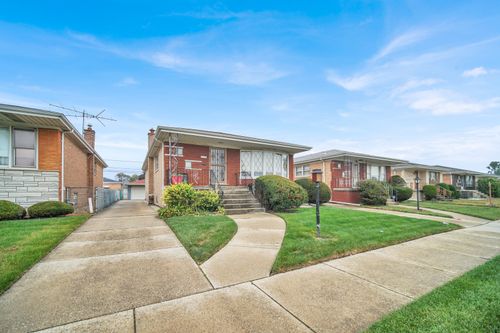 518 Crandon Ave, Calumet City, IL, 60409-3109 | Card Image