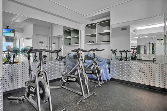 APT-3E - 5555 Collins Ave, Condo with 1 bedrooms, 2 bathrooms and null parking in Miami Beach FL | Image 34
