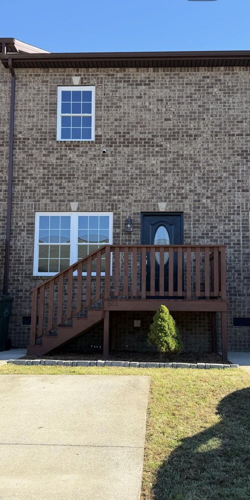 651 Clubhouse Dr, Prestonsburg, KY, 41653-8052 | Card Image