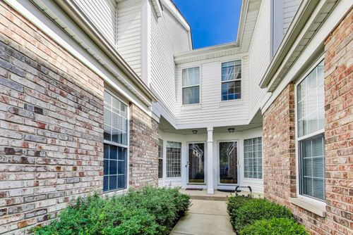 516 Citadel Cir, Westmont, IL, 60559-1278 | Card Image