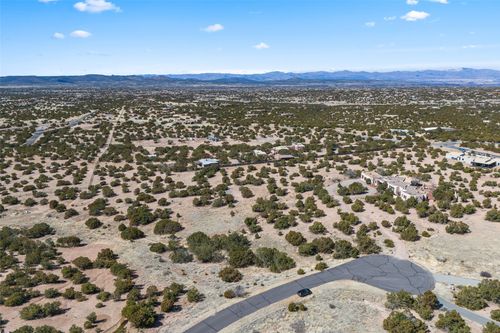 232-16 Daisy Cir, Santa Fe, NM, 87506-9512 | Card Image