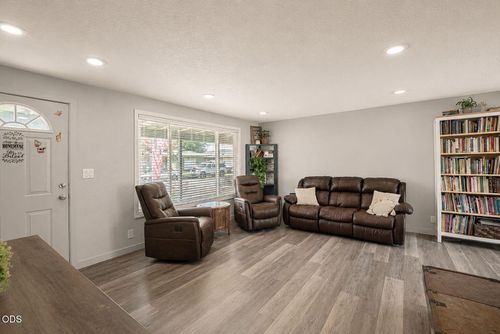 45 Ashley Pl, Central Point, OR, 97502-2610 | Card Image