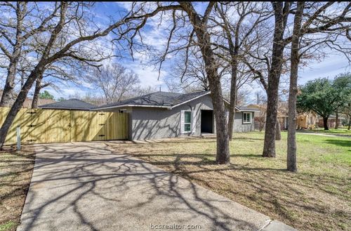 1115 Merry Oaks Dr, College Station, TX, 77840-2606 | Card Image