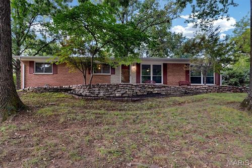 9 Green Garden Dr, Saint Ann, MO, 63074-3303 | Card Image