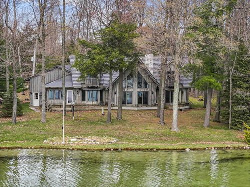 45 W Traverse Lake Rd, Maple City, MI, 49664 | Card Image