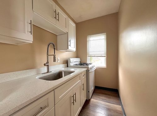 apt-3r-25 Oakland Ave, Everett, MA, 02149-3902 | Card Image