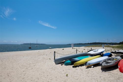 4075 Pequash Ave, Cutchogue, NY, 11935-2410 | Card Image