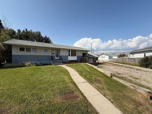 122 Dorin Dr, Hinton, AB, T7V1B8 | Card Image