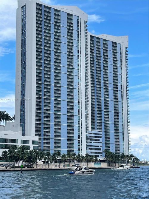 apt-3400-335 S Biscayne Blvd, Miami, FL, 33131-2353 | Card Image
