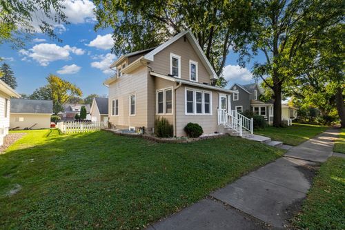 126 Cross St, North Mankato, MN, 56003-3825 | Card Image