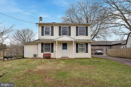 56 Reifsnyder Rd, ROYERSFORD, PA, 19468-1524 | Card Image