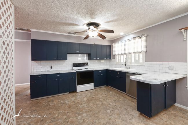 1002 S Pioneer Dr, House other with 3 bedrooms, 2 bathrooms and null parking in Abilene TX | Image 10