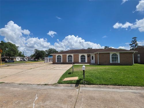 830 Hollycrest Dr, Channelview, TX, 77530-3341 | Card Image