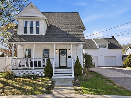 31 Green St, Hudson, MA, 01749-2032 | Card Image