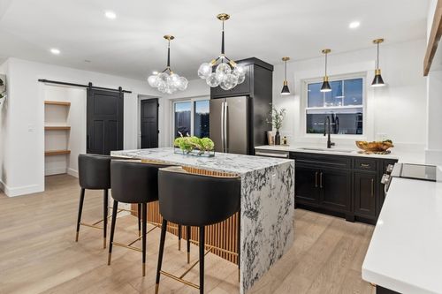 9-32 Birch Brook Lndg, Lynn, MA, 01905-3157 | Card Image