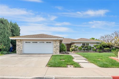 21851 Ute Way, Lake Forest, CA, 92630 | Card Image
