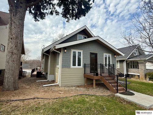 3064 S 33rd St, Omaha, NE, 68105-3664 | Card Image