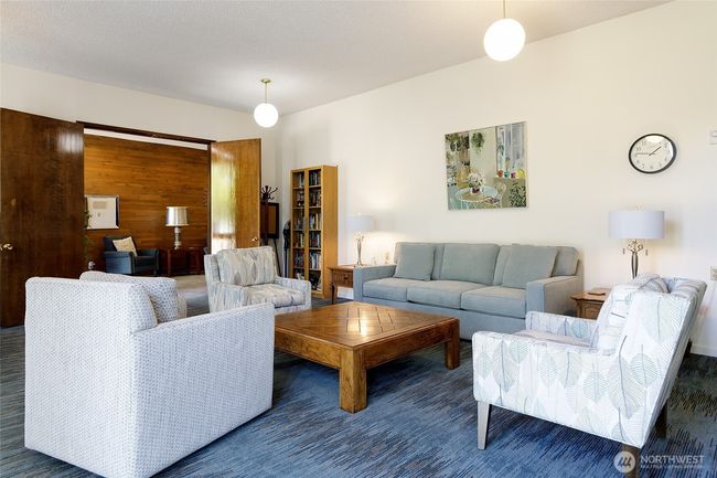 Large clubhouse with kitchen for larger parties. | Image 25