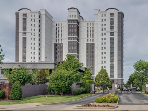 apt-401-717 S Riverside Dr, Memphis, TN, 38103-1735 | Card Image