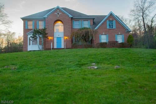 4 Lewis Hollow Rd, Mendham, NJ, 07945-2151 | Card Image