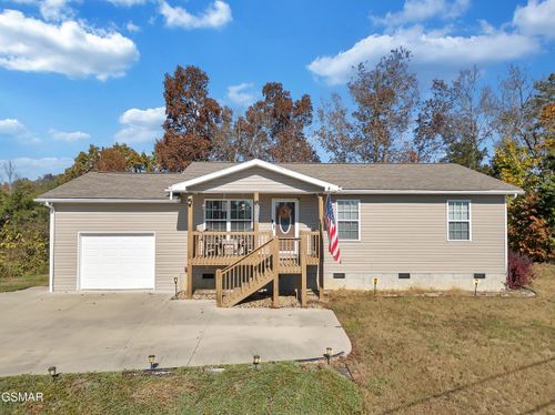 1044 Lake Smoky Rd, Sevierville, TN, 37876-0917 | Card Image