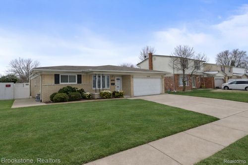 10352 Gulley St, Taylor, MI, 48180-3227 | Card Image