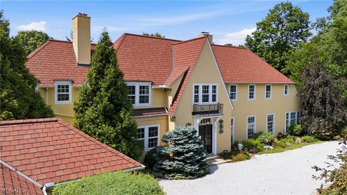9913 Lake Shore Boulevard, Bratenahl, OH, 44108 | Card Image